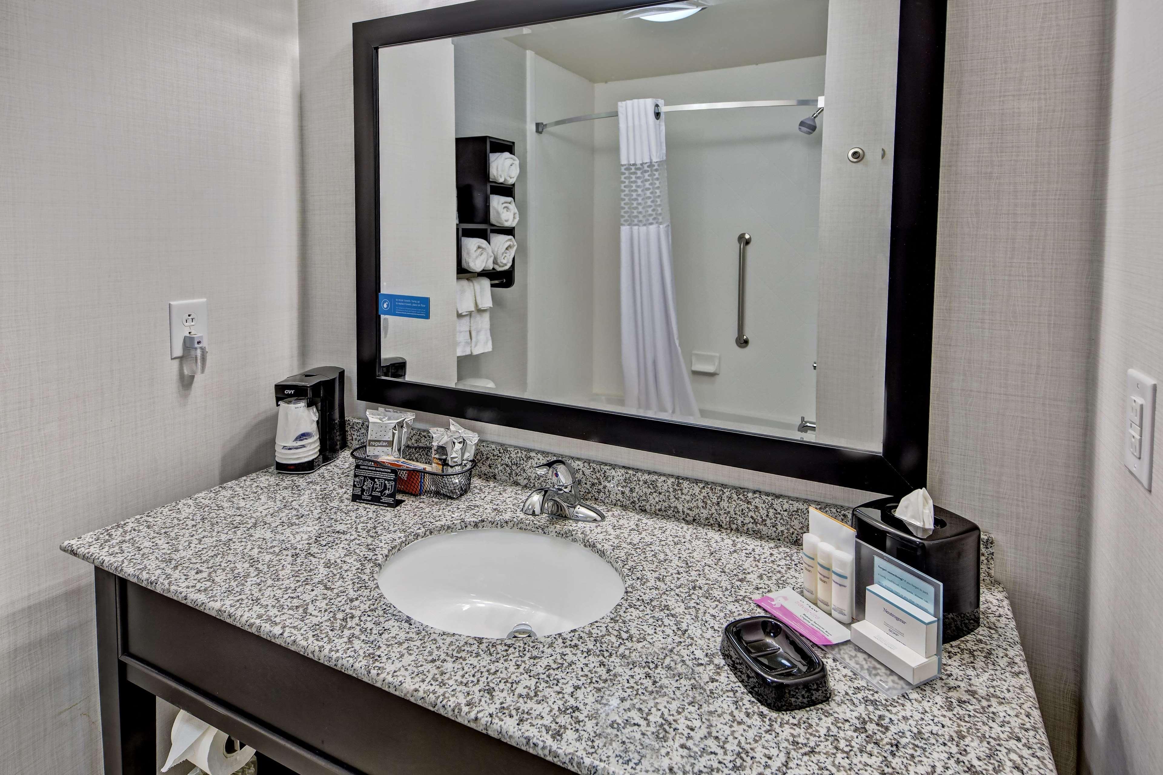 Hampton Inn Indianola Экстерьер фото