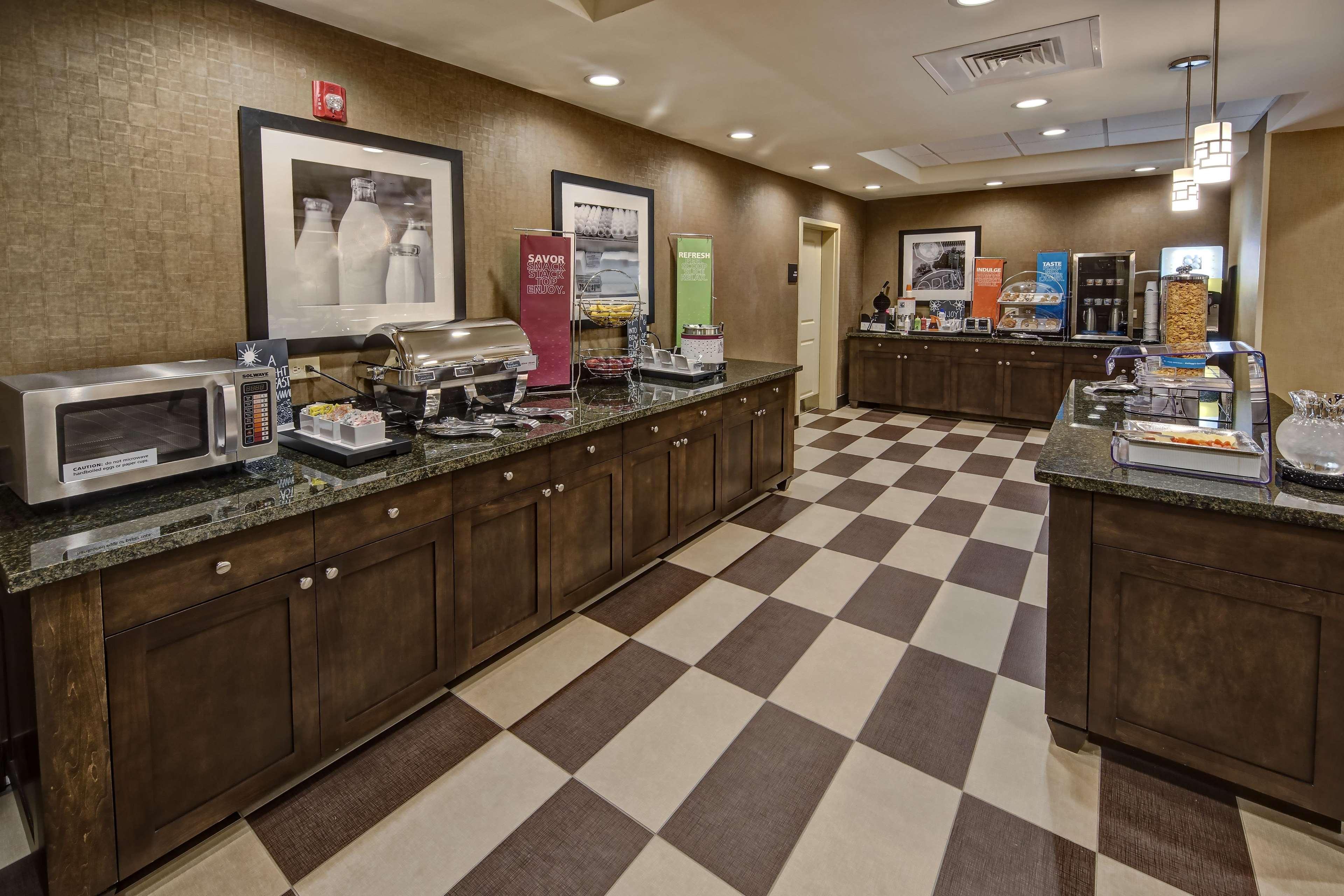 Hampton Inn Indianola Экстерьер фото