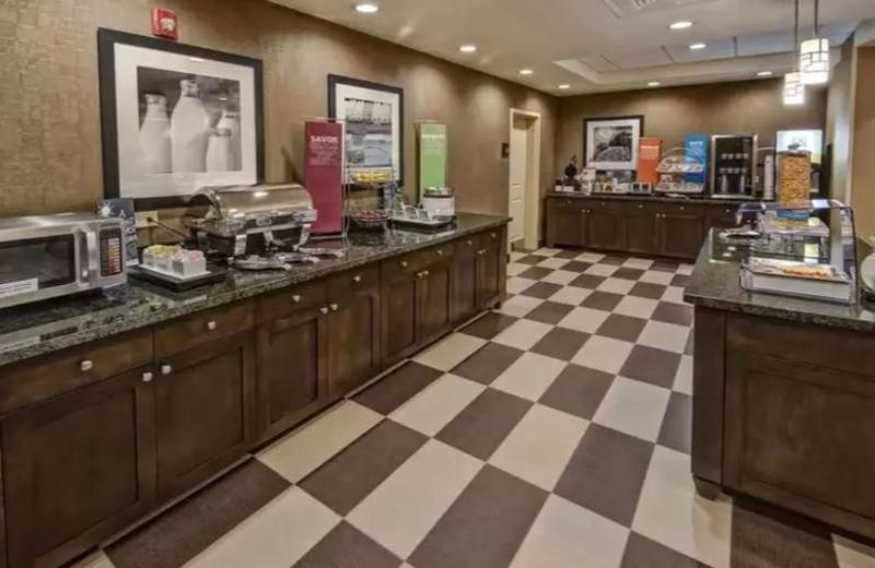 Hampton Inn Indianola Экстерьер фото